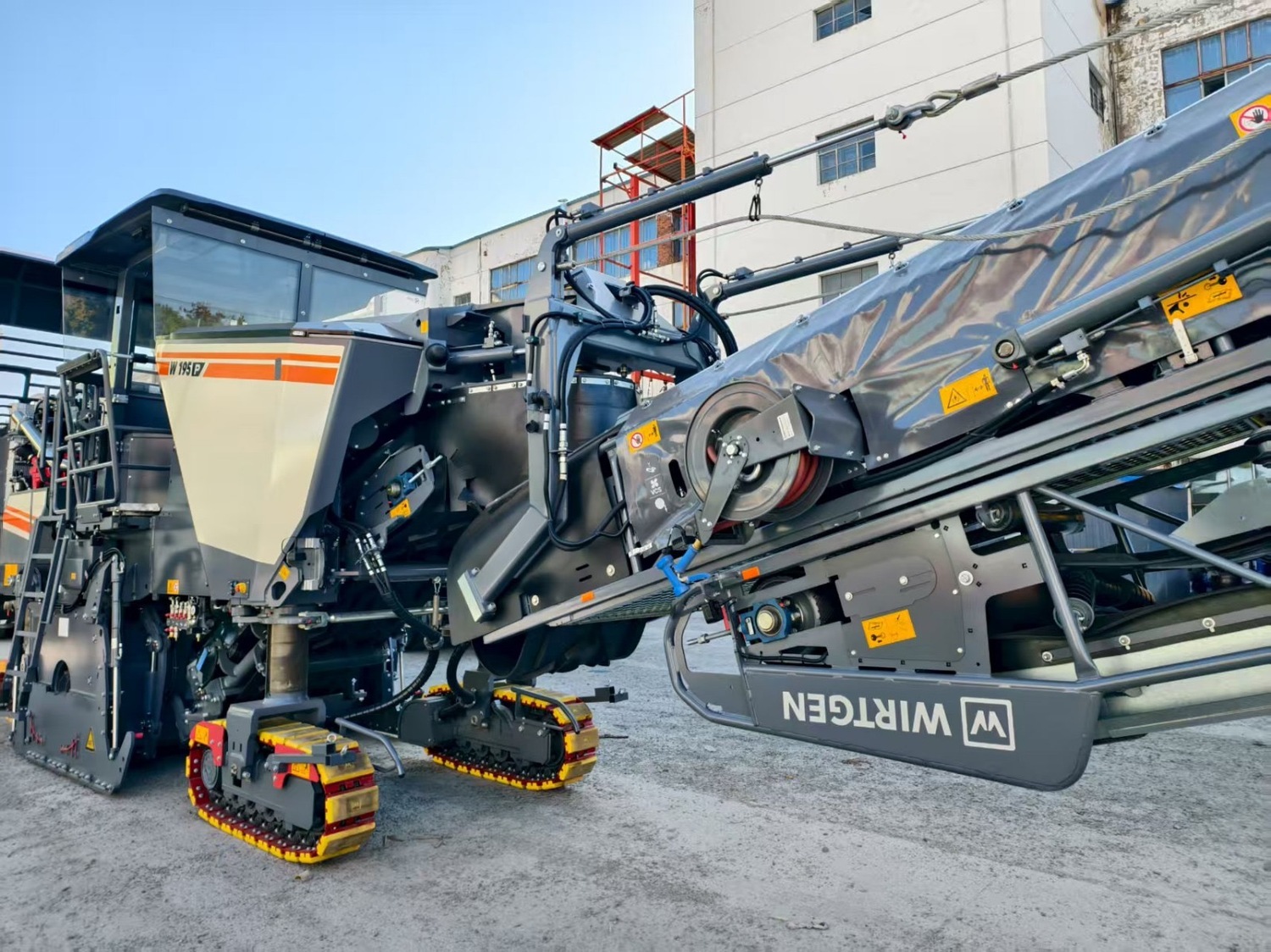Гусеничная фреза дорожная Wirtgen W 195P (КНР)